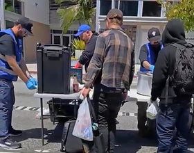 Los Angeles, California - Participating in Mobile Food Rescue Program by Serving 100+ Freshly Cooked Hot Meals, Desserts & Drinks and Distributing Snack Bags to Local Community's Homeless & Less Privileged People