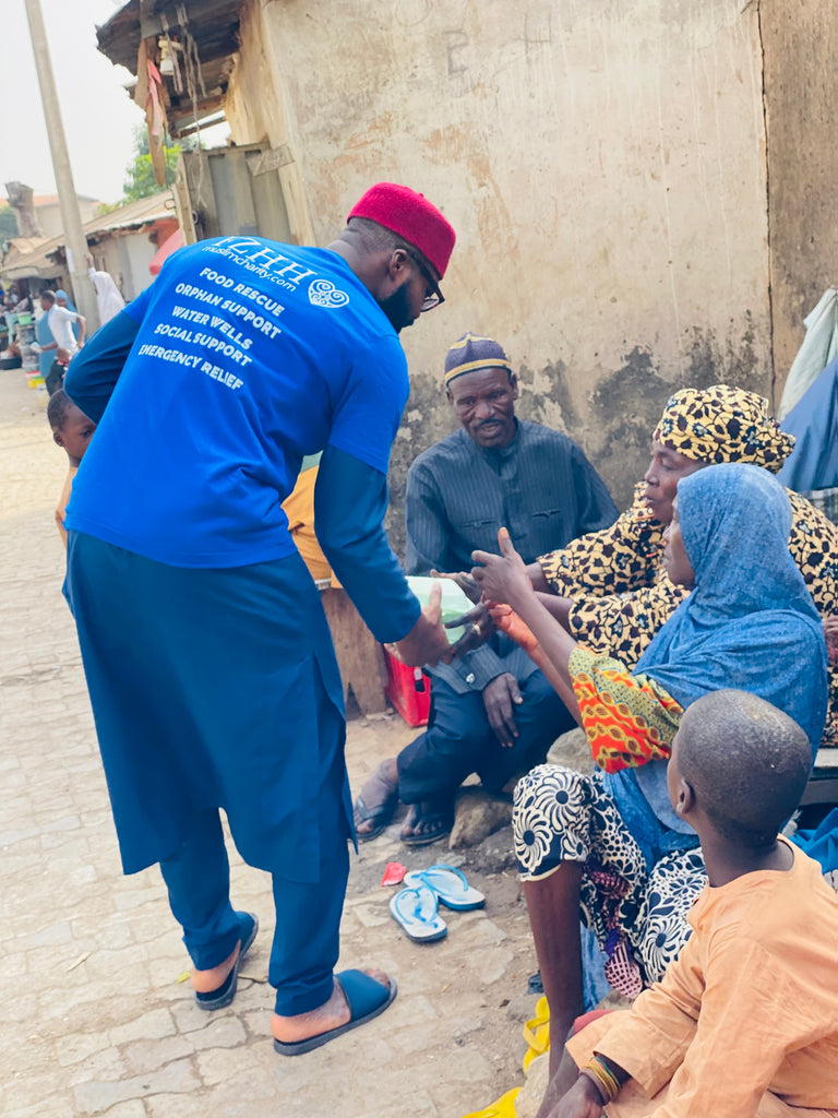 Abuja, Nigeria - Participating in Mobile Food Rescue Program by Distributing 100+ Hot Meals to Less Privileged Children & Elderly Women