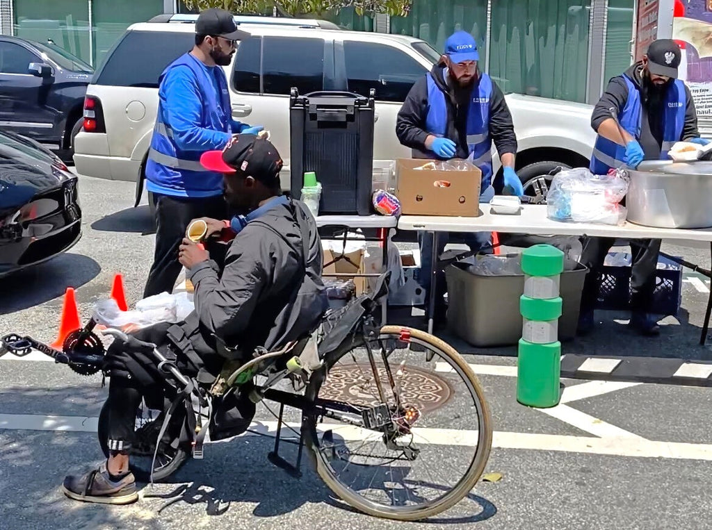 Los Angeles, California - Participating in Mobile Food Rescue Program by Serving Freshly Cooked Hot Meals, Desserts & Drinks and Distributing Essential Groceries to Local Community's Homeless & Less Privileged People