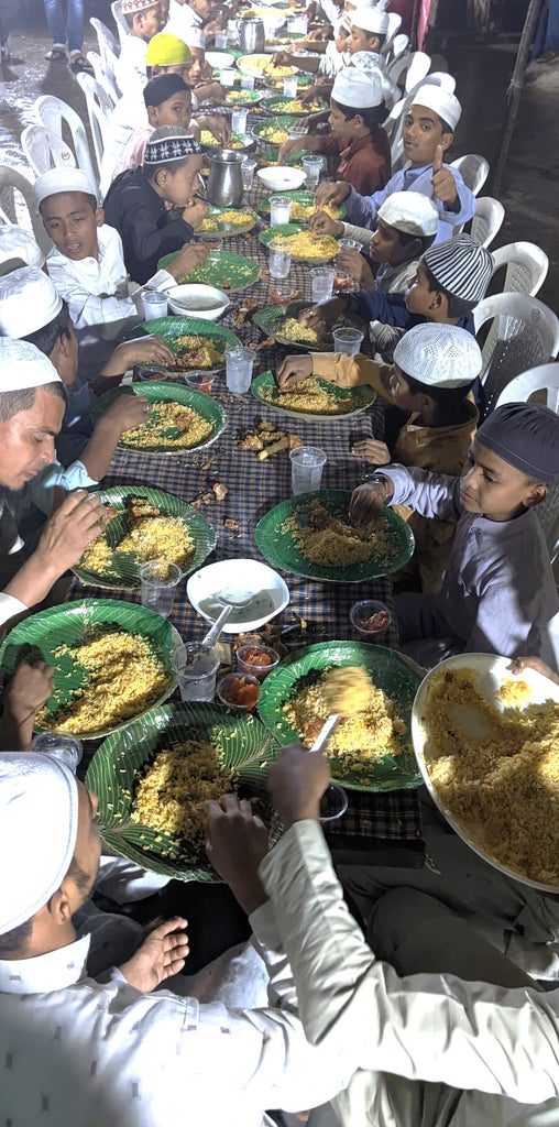 Hyderabad, India - Honoring URS/Union Sharif of Mawlana Shaykh Adnan Qabbani Qutub ul Aqtab ق ع by Serving Hot Meals to Madrasa/School Children