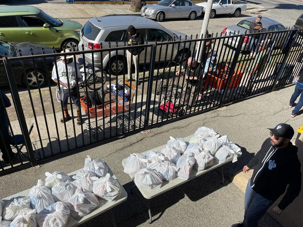 Los Angeles, California - Participating in Mobile Food Rescue Program by Rescuing & Distributing 300+ lbs. of Essential Groceries & 350+ Meals to Local Community's Low-Income Families