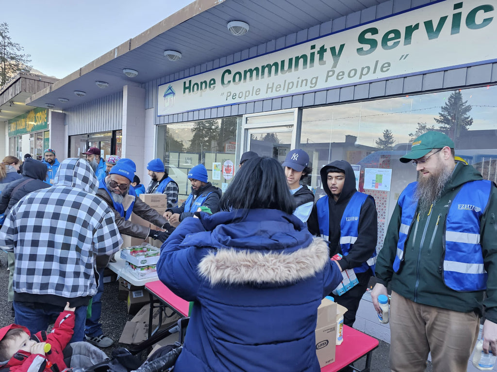 Vancouver, Canada - Participating in Mobile Food Rescue Program by Rescuing 3300+ lbs. of Essential Foods & Groceries & Distributing to Local Community's Less Privileged Families