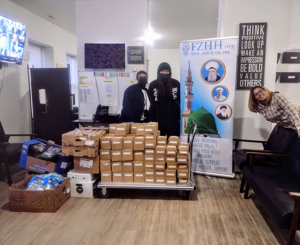 Chicago, Illinois - Participating in Mobile Food Rescue Program by Rescuing & Distributing 150+ Partially Prepared Meals, Fresh Vegetables & Water Bottles to Local Community's Homeless Shelters