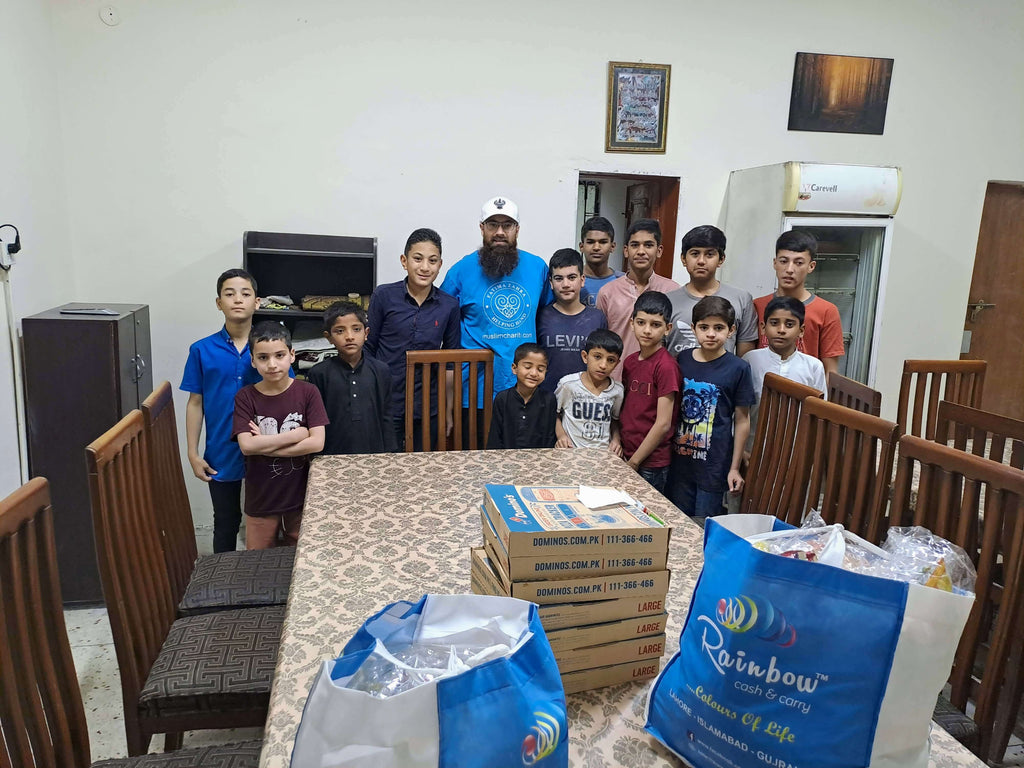 Lahore, Pakistan - Participating in Ramadan Iftar Program & Orphan Support Program by Serving Hot Meals, Fresh Fruits & Cold Drinks to Beloved Orphans at Local Community's Orphanage