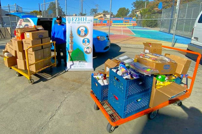 Los Angeles, California - Participating in Mobile Food Rescue Program by Rescuing 900+ lbs. of Essential Groceries & Distributing to Local Community's Breadline Serving Less Privileged Families