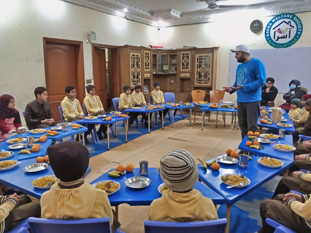 Lahore, Pakistan - Participating in Mobile Food Rescue Program by Serving Hot Meals & Fresh Fruits to Beloved Orphans at Local Community's Orphanage