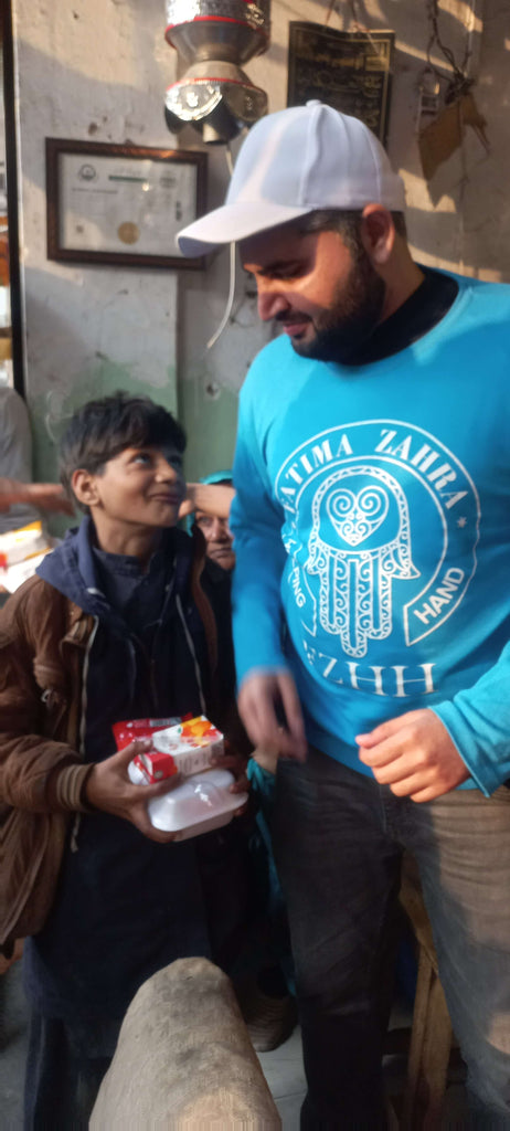 Lahore, Pakistan - Participating in Mobile Food Rescue Program by Distributing Hot Meals, Snacks & Juices to Children in Need at Local Community's Holy Shrine