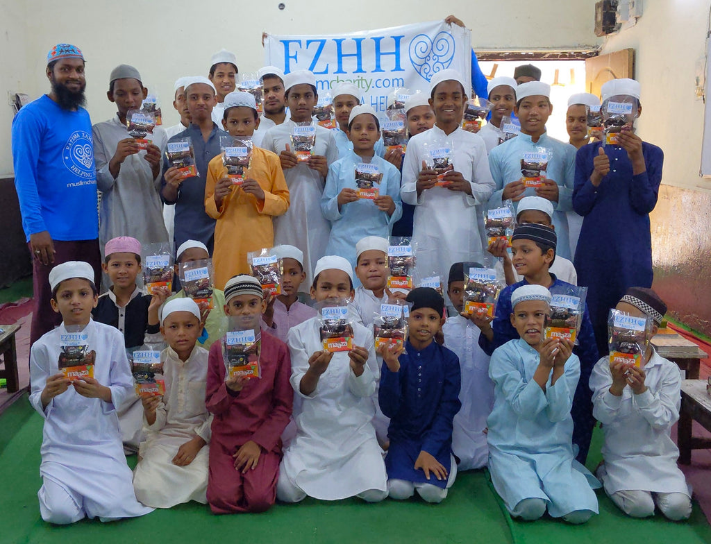 Hyderabad, India - Participating in Mobile Food Rescue Program & Orphan Support Program by Distributing 218+ Snack Packs with Juices to Beloved Orphans, Madrasa Students, Homeless & Less Privileged Children