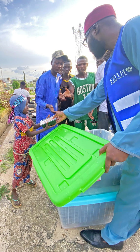 Abuja, Nigeria - Participating in Mobile Food Rescue Program by Preparing, Packaging & Distributing Freshly Cooked Hot Meals to 100+ Less Privileged People