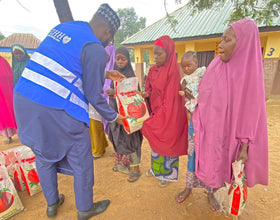 Abuja, Nigeria - Participating in Mobile Food Rescue Program by Distributing Candy & Footwear to Less Privileged Children & Rice Bags to 10+ Women at Internally Displaced Persons Camp