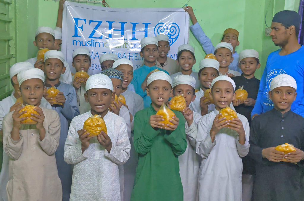 Hyderabad, India - Participating in Mobile Food Rescue Program by Distributing Hot Meals to 150+ Madrasa Students & Less Privileged People