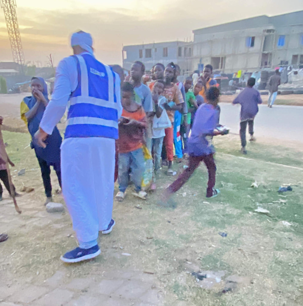 Abuja, Nigeria - Ramadan Day 8 - Participating in Month of Ramadan Appeal Program by Distributing Blessed 30 Day Ramadan Ration Kits for Suhoor & Iftar to 7+ Less Privileged Families & Hot Meals with Cold Drinks to 100+ Less Privileged People