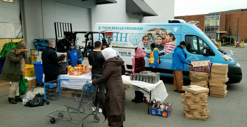 Vancouver, Canada - Participating in Mobile Food Rescue Program by Distributing 700+ lbs. of Dates & 1000+ lbs. of Essential Produce to 250+ Families at Local Community's Muslim Food Bank