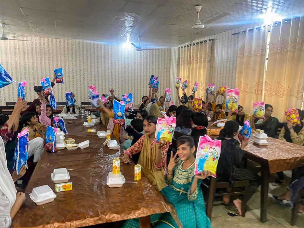 Honoring Shahadat/Martyrdom of Sayyidina Imam Jafar as Sadiq (AS) by Serving Blessed Meals & Distributing Goodie Bags at an All Girls Orphanage – PK