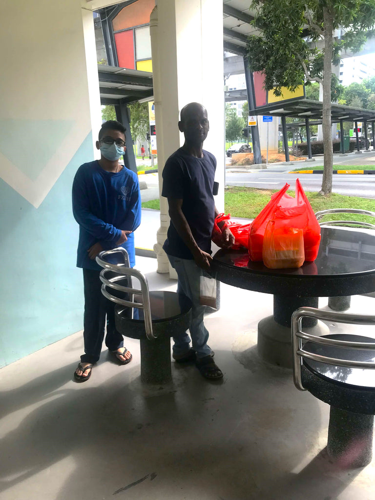 Simei, Singapore - Participating in Mobile Food Rescue Program by Preparing & Distributing 23+ Packets of Hot Home Cooked Meals & Juices to Local Community's Migrant Workers