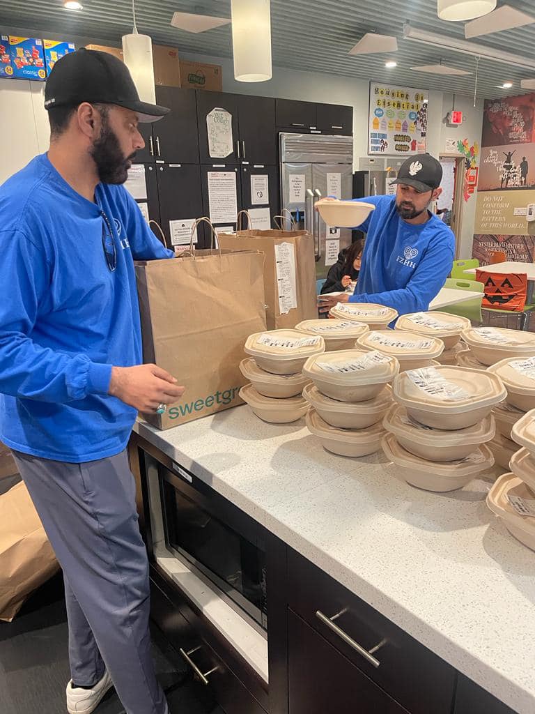 Los Angeles, California - Participating in Mobile Food Rescue Program by Rescuing & Distributing 60+ Fresh Meals to Local Community's Less Privileged Women & Children