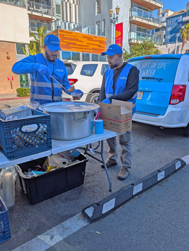 Los Angeles, California - Participating in Mobile Food Rescue Program by Serving 200+ Hot Meals with Bakery Items and Water & Distributing Goodie Bags with Essential Groceries and Supplies to Local Community's Homeless & Less Privileged People