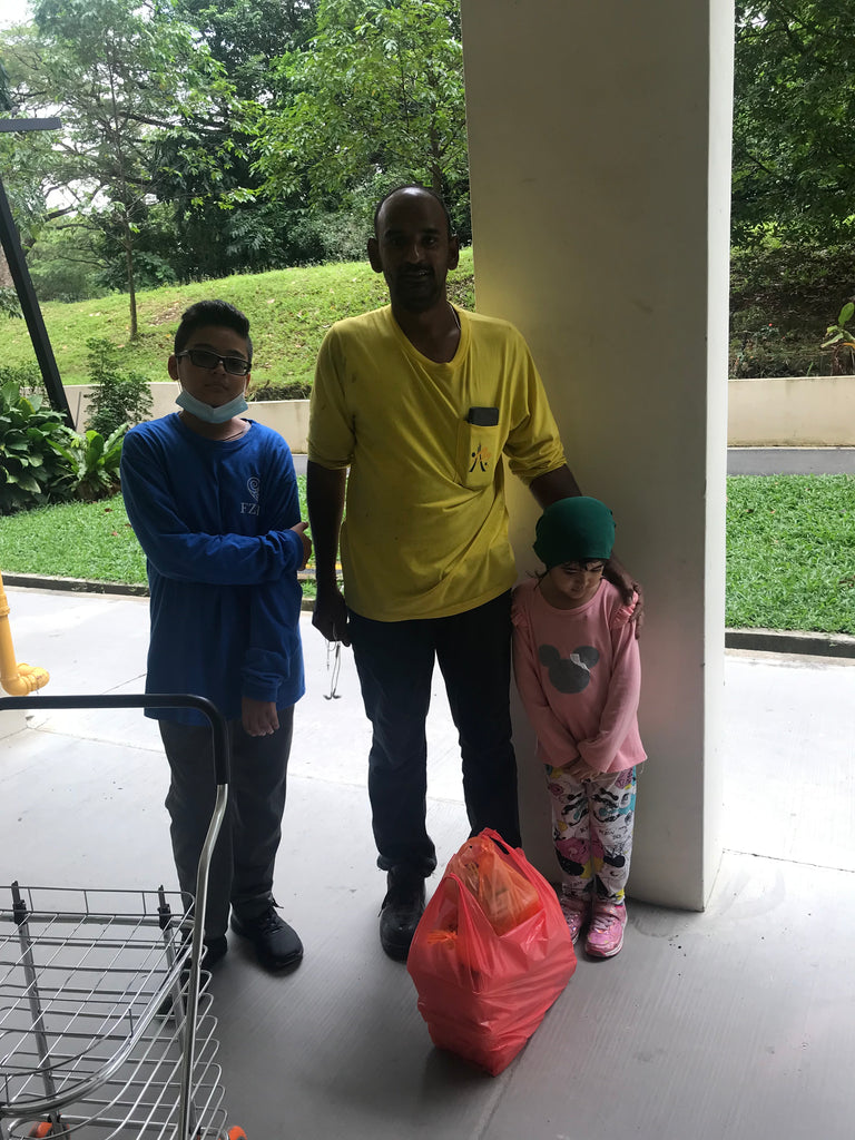 Simei, Singapore - Participating in Mobile Food Rescue Program by Preparing & Distributing 21+ Packets of Hot Home Cooked Meals & Juices to Local Community's Migrant Workers