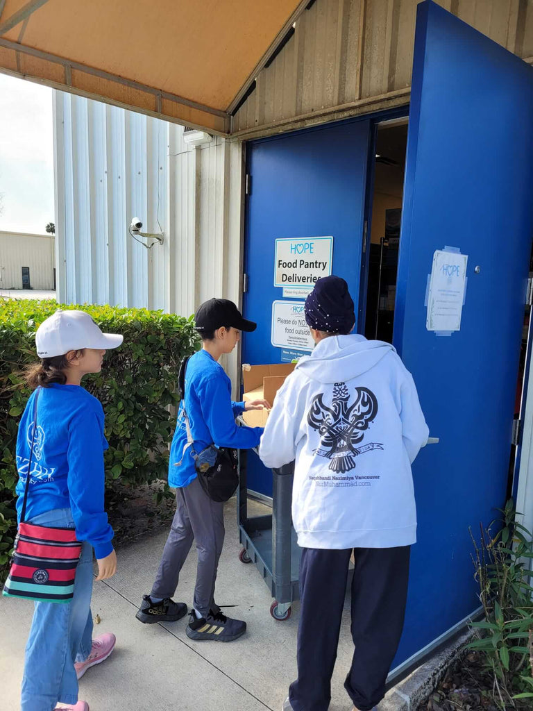 Orlando, Florida - Participating in Mobile Food Rescue Program by Distributing Essential Breakfast & Sanitary Items to Local Community's Food Pantry