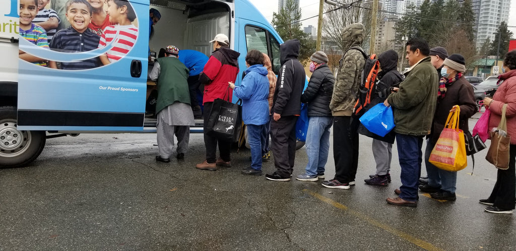 Vancouver, Canada - Participating in Mobile Food Rescue Program by Distributing 110+ Hot Meals & Baked Desserts to Local Community's Homeless & Less Privileged People