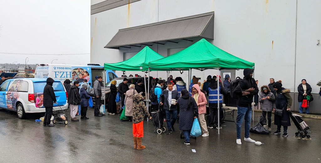 Vancouver, Canada - Participating in Month of Ramadan Appeal Program & Mobile Food Rescue Program by Distributing Hot Meals, Fresh Produce & Essential Groceries to 300+ Less Privileged Families at Local Community's Muslim Food Bank