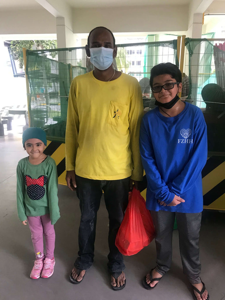 Simei, Singapore - Participating in Mobile Food Rescue Program by Preparing & Distributing 28+ Packets of Home Cooked Meals Including Desserts & Juices to Local Community's Migrant Workers