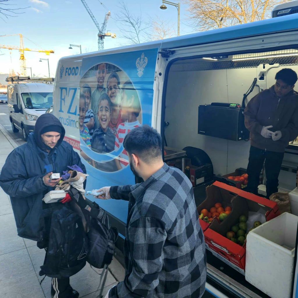 Vancouver, Canada - Participating in Mobile Food Rescue Program by Distributing 70+ Warm Meals, Desserts & Juices to Local Community's Less Privileged People