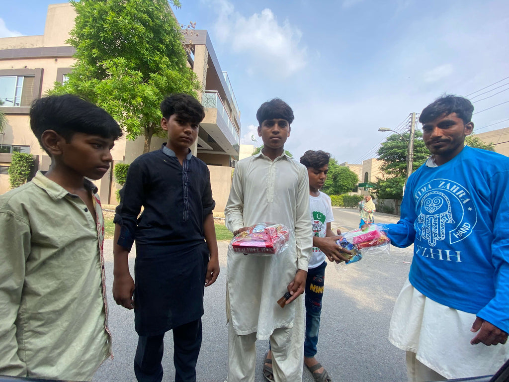 Lahore, Pakistan - Honoring Holy Wiladat (Birthday) of Mawlana Shaykh Jamaluddin al Ghumuqi al Husayni ق ع by Distributing 60+ Hot Meals & Gift Sets for Children