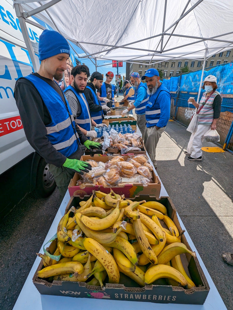 Vancouver, Canada - Participating in Mobile Food Rescue Program by Serving Hot Breakfasts & Lunches with Drinks & Desserts to Local Community's Less Privileged People